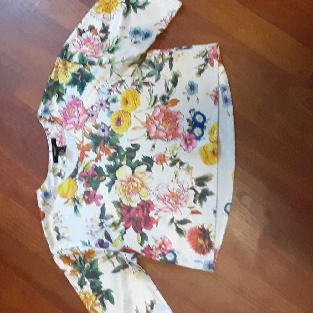 FOREVER 21 FLORAL SILKY CROP TOP